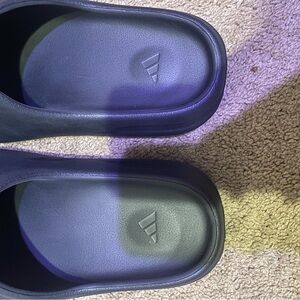 Yeezy slide black onyx